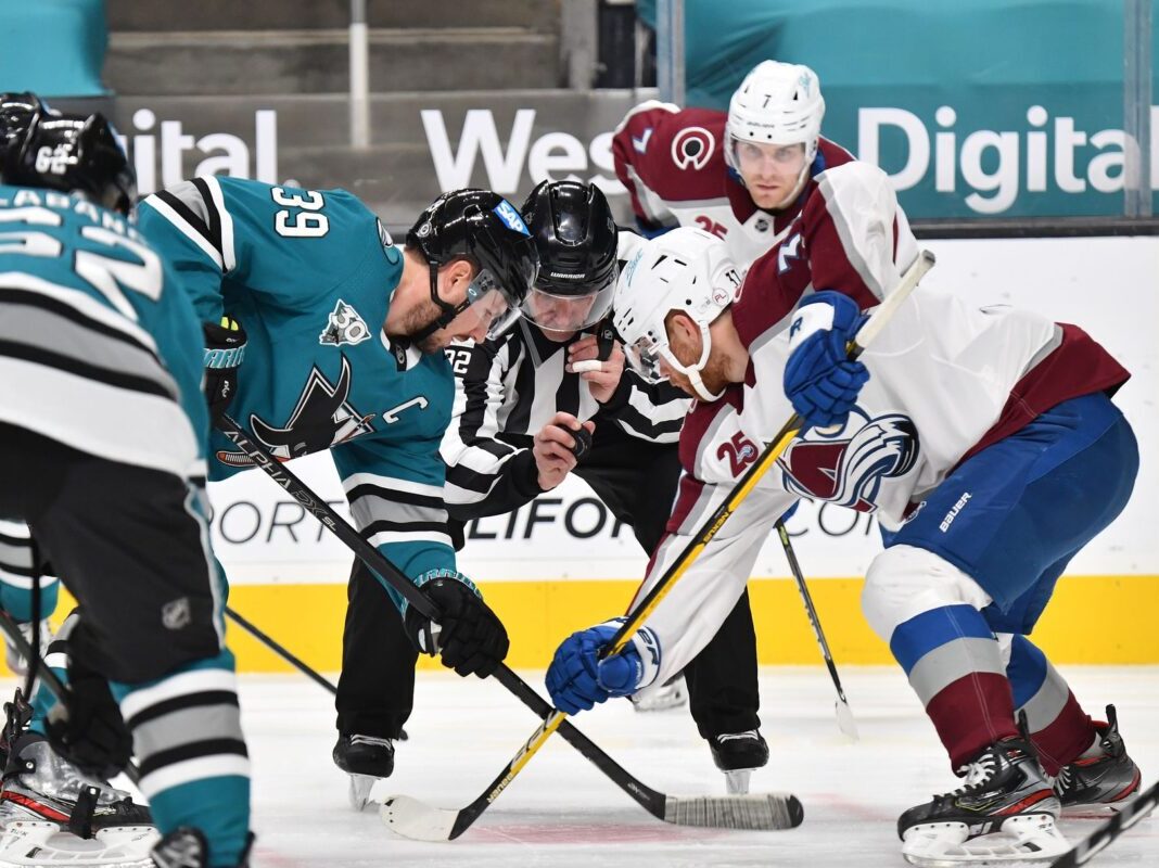 Francouz gets 2nd shutout in Avalanche's 2-0 win over Ducks
